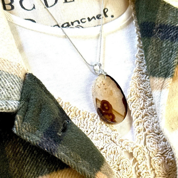 Laguna/ crazy lace agate silver medallion pendant happiness and courage chunky - Picture 1 of 9